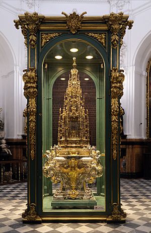 Archivo:Mezquita-catedral de Córdoba interior 8