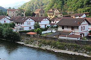 Archivo:Poblau de Bustiello (14)