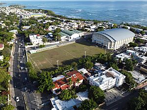 Archivo:Poli deportivo Puerto plata