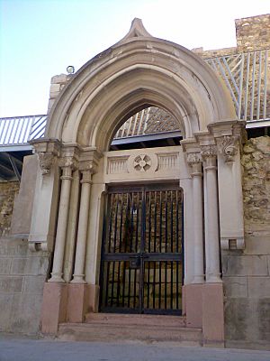 Archivo:Puerta lateral de la Catedral de Cartagena