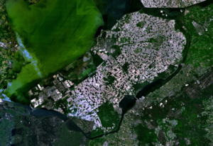 Archivo:Satellite image of Flevopolder, Netherlands (5.48E 52.43N)