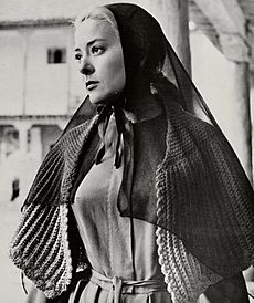 Archivo:Silvia Pinal publicity photo for Viridiana (1961) (cropped)