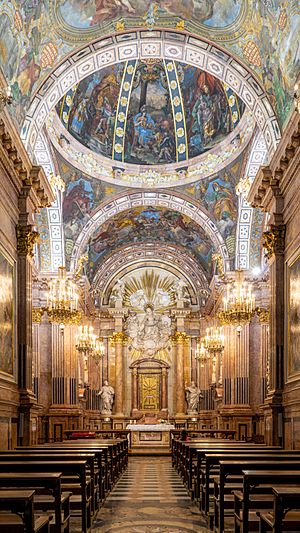 Archivo:Tortosa Cathedral 2022 - chapel virgin 2-HDR