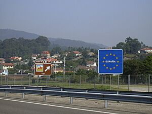 Archivo:Tui e Valenca do Minho. Fronteira Espanha Portugal