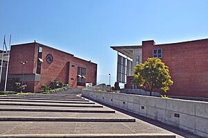 Archivo:UNSTA SEDE CAMPUS YERBA BUENA II