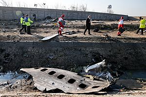 Archivo:Ukraine Air Boeing 737 Crashes in Southern Tehran 2020-01-08 08