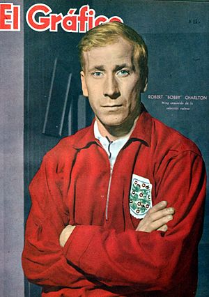 Archivo:Bobby Charlton (Inglaterra) - El Gráfico 2229