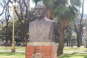 Archivo:Bustomanuelgalvez