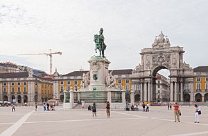 Archivo:Estatua de Don José I, Plaza del Comercio, Lisboa, Portugal, 2012-05-12, DD 05