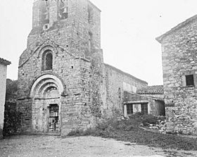 Façana de l'Església de Sant Pere d'Albanyà (cropped).jpeg