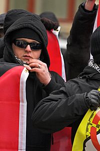 Archivo:Far-right extremist, Prague, 200901