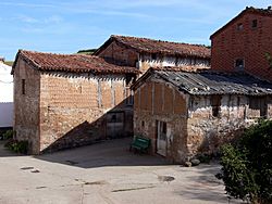 Archivo:Gallinero de Rioja - 7537615