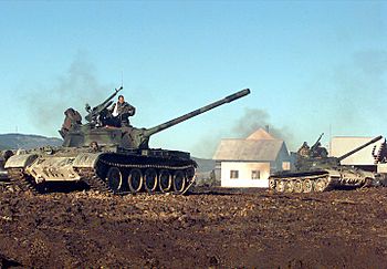 Archivo:HVO Army T-55 Glamoc setup
