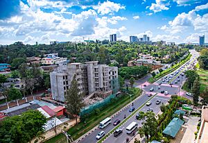 Archivo:High Angle View Of Kigali City Street on November 29, 2018. Emmanuel Kwizera