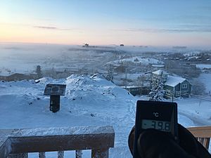 Archivo:Ice Fog in Yellowknife