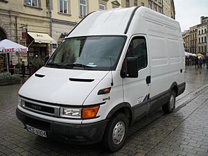 Archivo:Iveco Daily 35S11 in Kraków