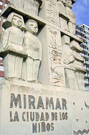 Archivo:MIRAMAR Monumento a los Niños