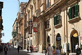 Malta - Valletta - Triq ir-Repubblika + Auberge de Provence 02 ies.jpg