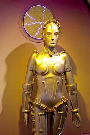Archivo:Maria from the film Metropolis, on display at the Robot Hall of Fame