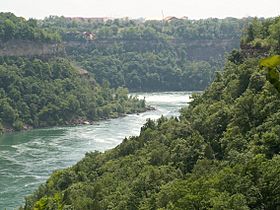 Archivo:Niagara River 1 db