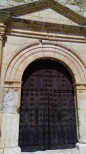 Archivo:Portada de la Iglesia de San Pedro