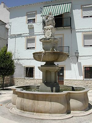 Archivo:Reproduccion fuente Convento Santo Domingo La Guardia