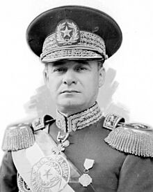 Retrato del Mariscal Estigarribia (cropped) 2.jpg