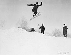 Archivo:Ski jumping 1905