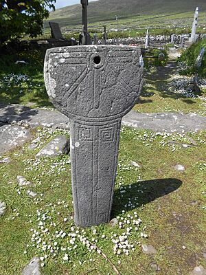 Archivo:Sun dial stone, Kilmalkedar