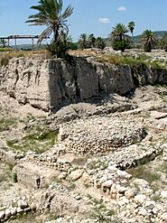 Archivo:Tell Megiddo - 4.2006 -36