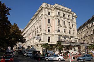 Archivo:WKAR Mozart Trip 20060941 (288752207)