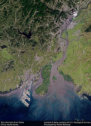 Archivo:Yalu River Delta 432 751enh pan crop 15 (27192534281)