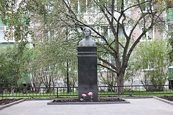 Памятник герою Советского Союза Марии Мелентьевой