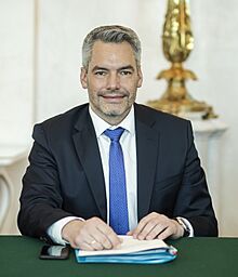2020 Karl Nehammer Ministerrat am 8.1.2020 (49351366976) (cropped).jpg