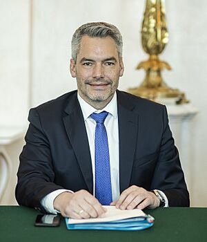 2020 Karl Nehammer Ministerrat am 8.1.2020 (49351366976) (cropped).jpg