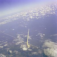 Archivo:Aerial View of Columbia Launch - GPN-2000-001358