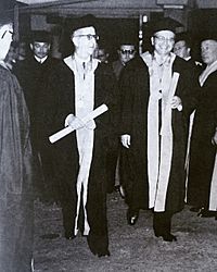 Archivo:Augusto Mijares y Picón Salas, 1955