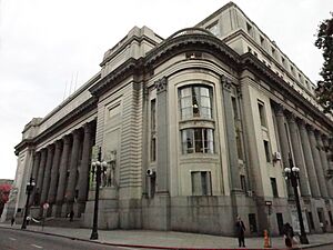 Archivo:Banco de la República Oriental del Uruguay (Cede Central)
