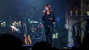 Archivo:Carla Bruni - Union Chapel - Saturday 9th December 2017 CarlaBUnionCHap091217-2 (25488456878)