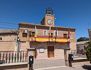 Archivo:Casa consistorial de Erustes 01
