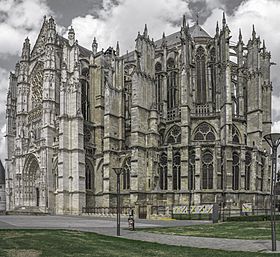 Catedral de Beauvais exterior.jpg