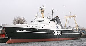 Archivo:Deutsche Fischfang Union Schiff Kiel 01