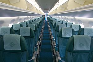 Archivo:Embraer ERJ-190-200LR 195LR, Air Dolomiti AN1504792