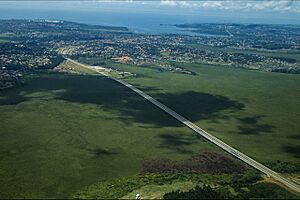 Archivo:Entebbe express highway Aeroshot6