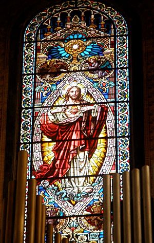 Archivo:Gijon - Basilica del Sagrado Corazon de Jesus, vidrieras 08