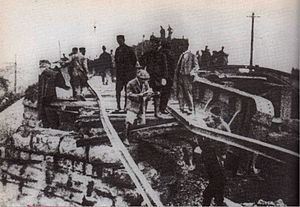 Archivo:Huanggutun Incident in railway