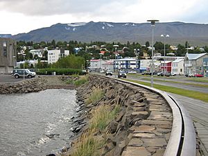 Archivo:Iceland Akureyri Harbour