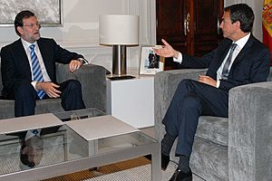 Archivo:José Luis Rodríguez Zapatero recibe al jefe de la oposición, Mariano Rajoy, en La Moncloa (2010)