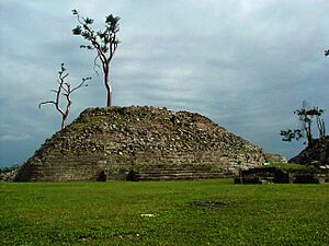 Archivo:Lubaantun-structure