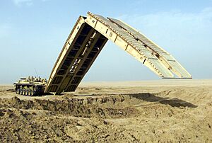 Archivo:M60A1 Armored Vehicle Landing Bridge